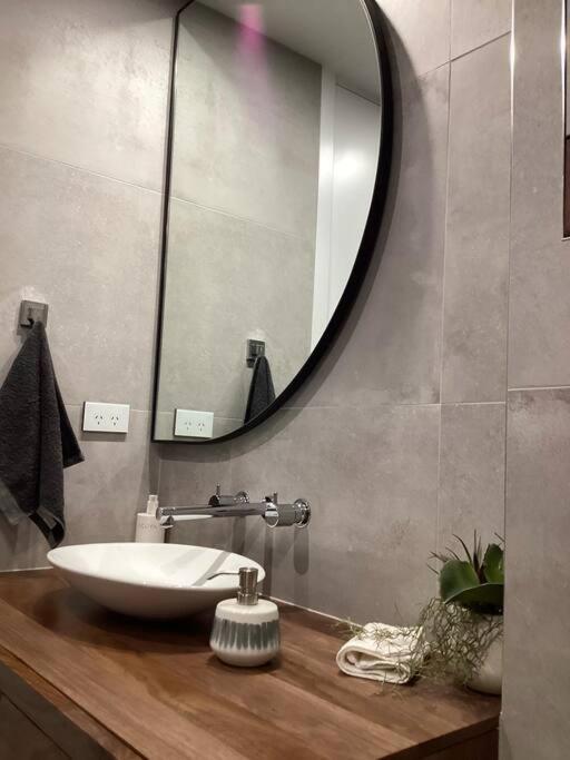 In The Heart Of Port Melbourne Apartment ภายนอก รูปภาพ